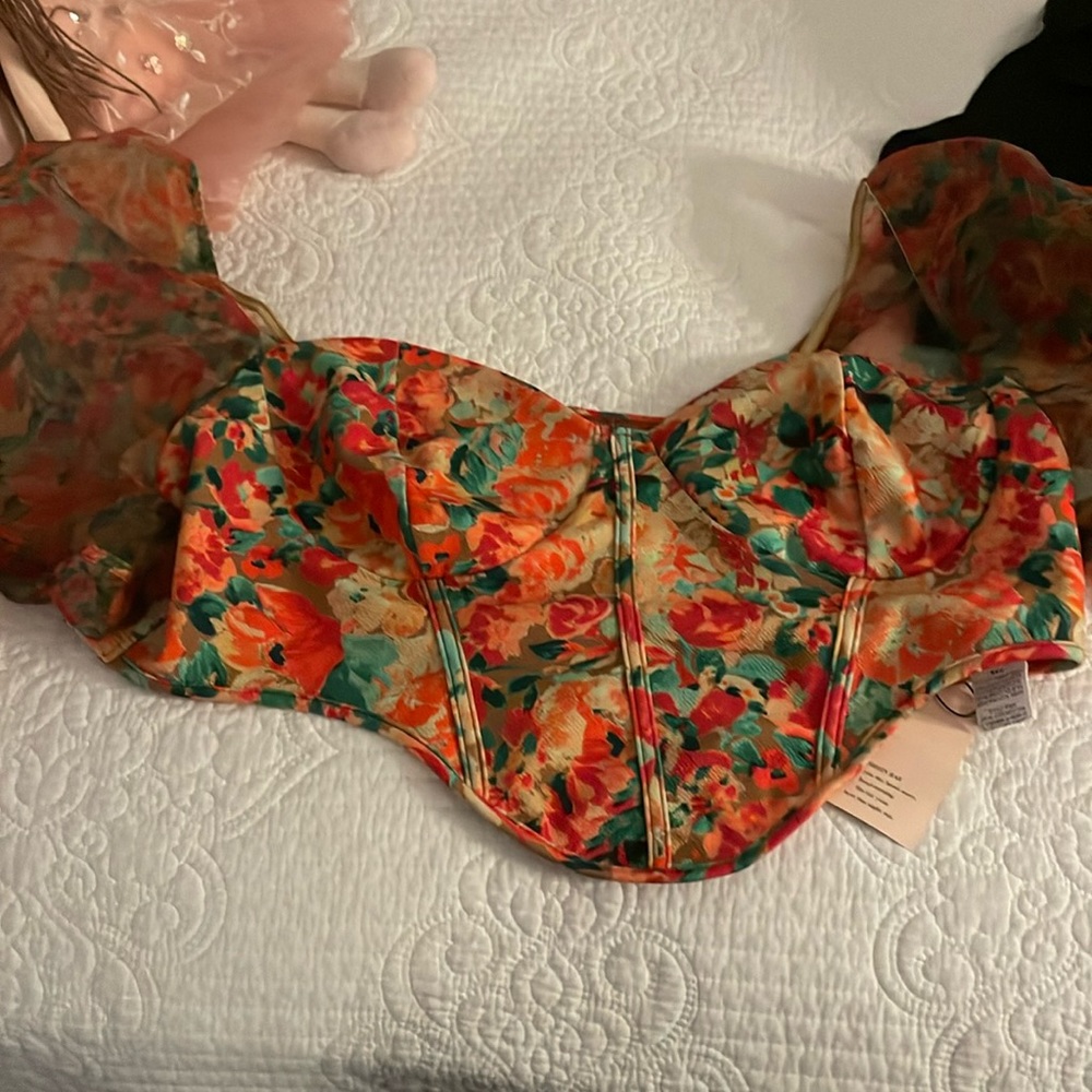 Puffy sleeve crop top